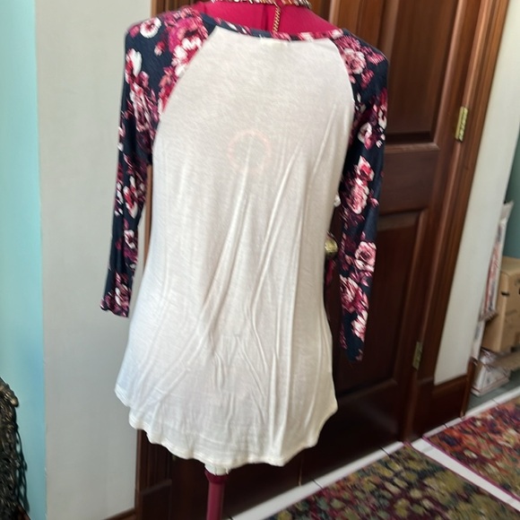 Eyeshadow, top 3/4 contrast Raglan sleeves scoop neck Cream navy red size S - Picture 4 of 9